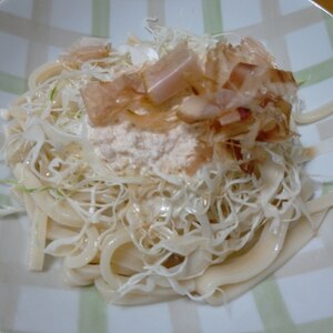 ごま油香る！簡単！カニカマとキャベツのサラダうどん